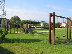 赤羽根児童公園の遊具施設