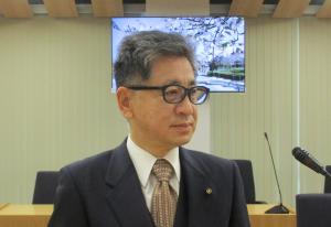 山根議員