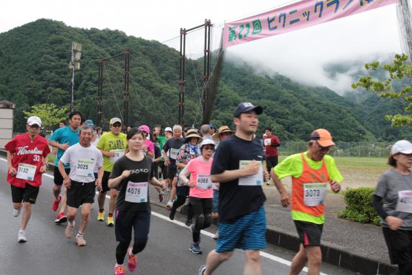 B＆Gから続いて10kmマラソンも元気よくスタートです！