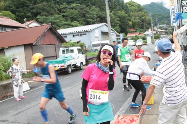 21kmの皆さんも小田エイドに到着です。