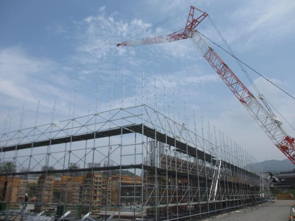 江津市新庁舎建築工事北側からの近接写真（1階柱と壁の配筋）