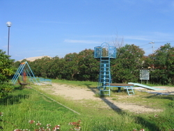 都野津北公園の遊具施設