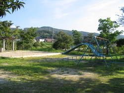 三本松児童公園の遊具施設