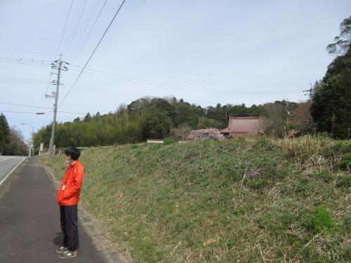 浄光寺の前