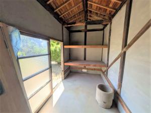 ⑯小屋