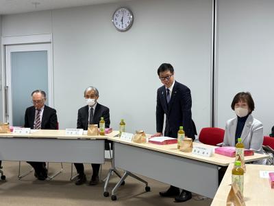 激励会で挨拶する市長