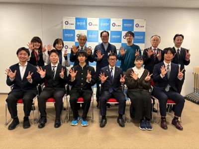 激励会で記念撮影