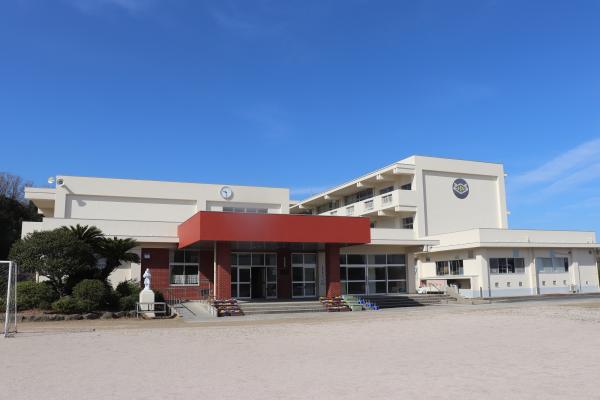 令和７年度校舎の写真